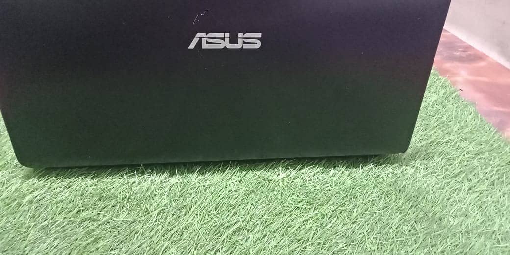 ASUS Laptop 4