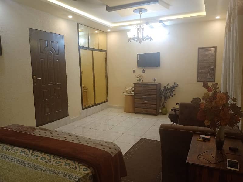 4TH FLOOR FLAT 2 BED LOUNGE WITH 1 ROOM PAINT HOUSE FOR SALE 0