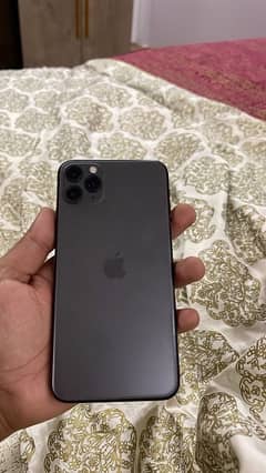 iphone 11 pro max  64gb 10/10 water pack 100%