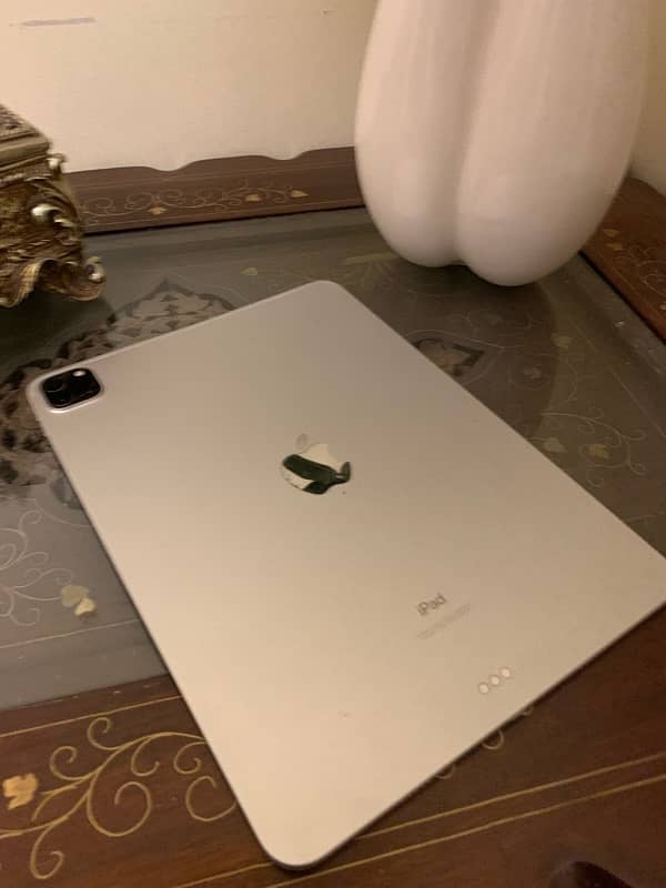 Apple iPad Pro (11-inch) (3rd generation) M1 chip 2