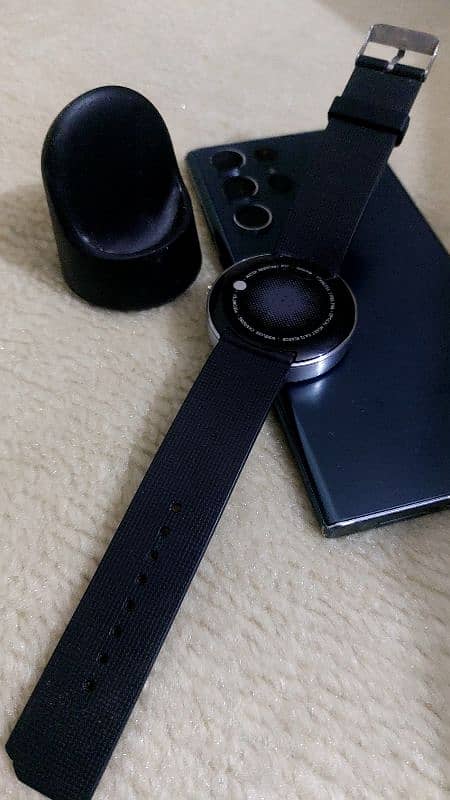 Moto 360 Smart Watch 9