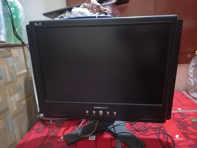 Lcd For Sale with Built in Speakers 3