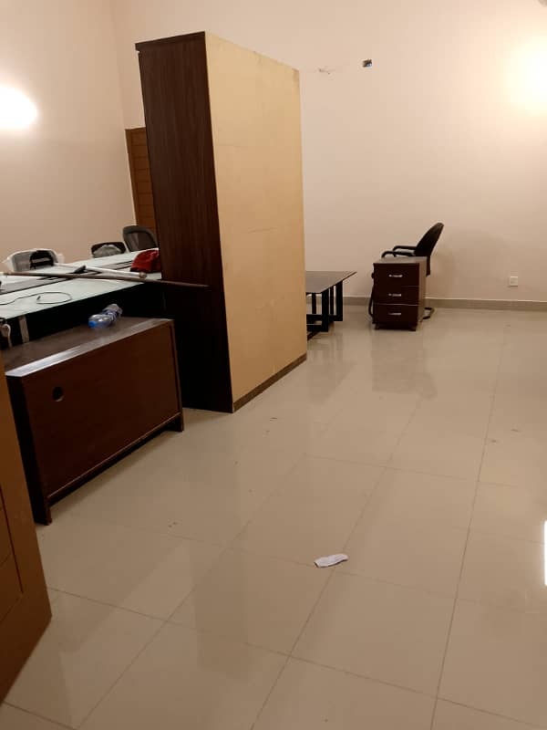 Fully furnished office available for rent 4