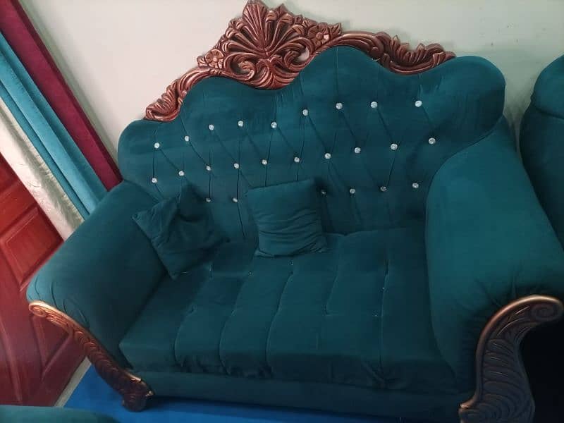 85 hazar wala sofa Taaj King size Sale what's ap numbr O3O66669308 4