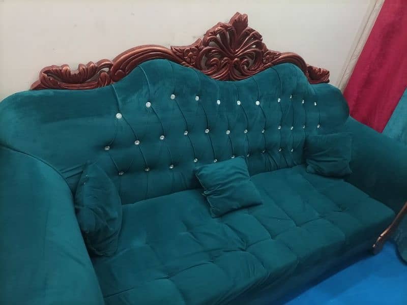 85 hazar wala sofa Taaj King size Sale what's ap numbr O3O66669308 5