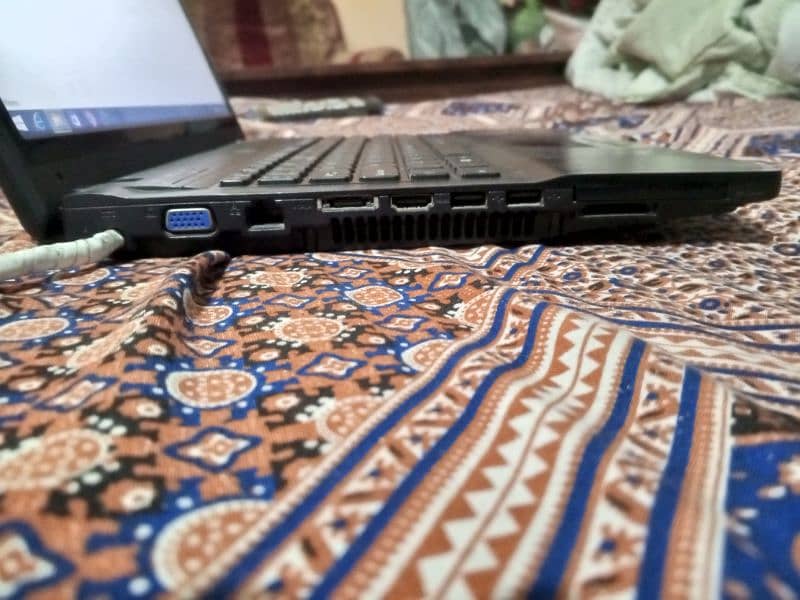 Stone laptops for sale RAM 4 mamory 250 good working 4