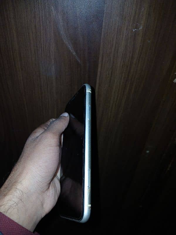 iphone 11 pta with box 5