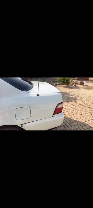 Toyota Corolla XE 2000 White in excellent condition 2