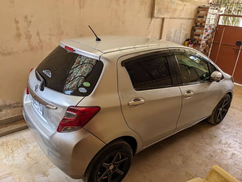 Toyota Vitz 2015/2018 3