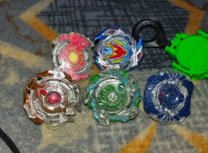 Original Takara Tomy 5x Burst BeyBlade with 3 launchers 2