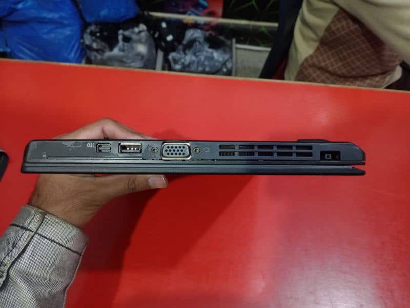 Lenovo Thinkpad X240 11