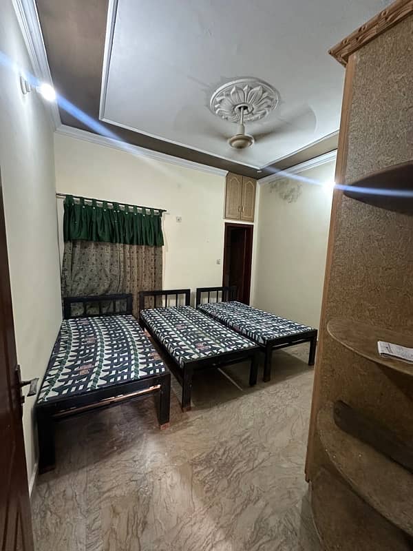 Luxury Rooms Boys Hostel Johar Town 8