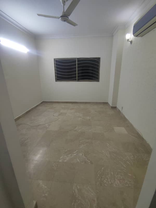 3 bedrooms flat for rent at F-11 al safa 1 0