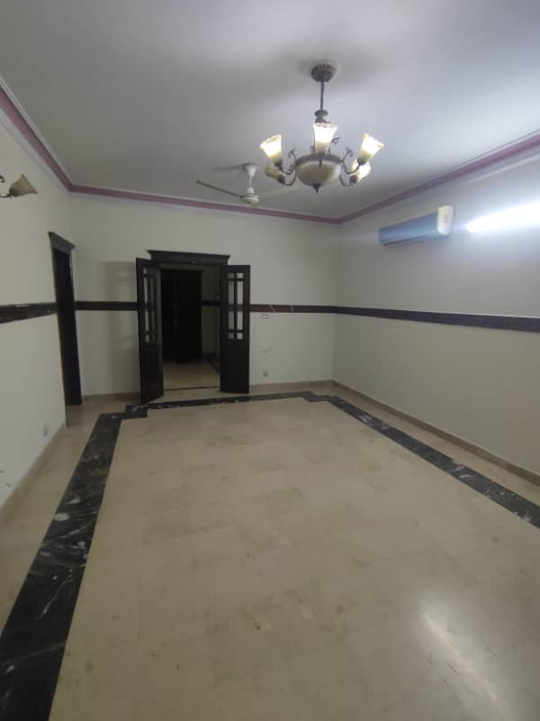 3 bedrooms flat for rent at F-11 al safa 1 6