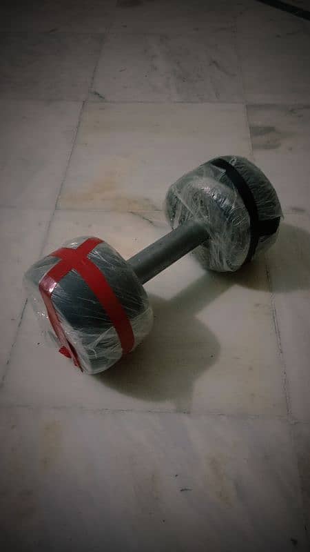 Single 5 kg dumbbell 2 months used with packing 0