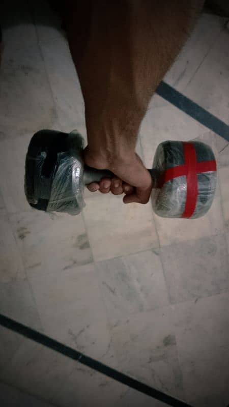 Single 5 kg dumbbell 2 months used with packing 6