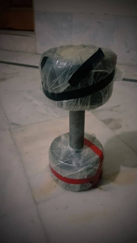 Single 5 kg dumbbell 2 months used with packing 9