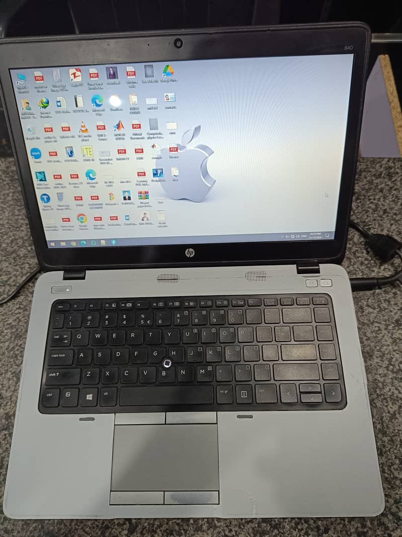 Hp laptop 840 0