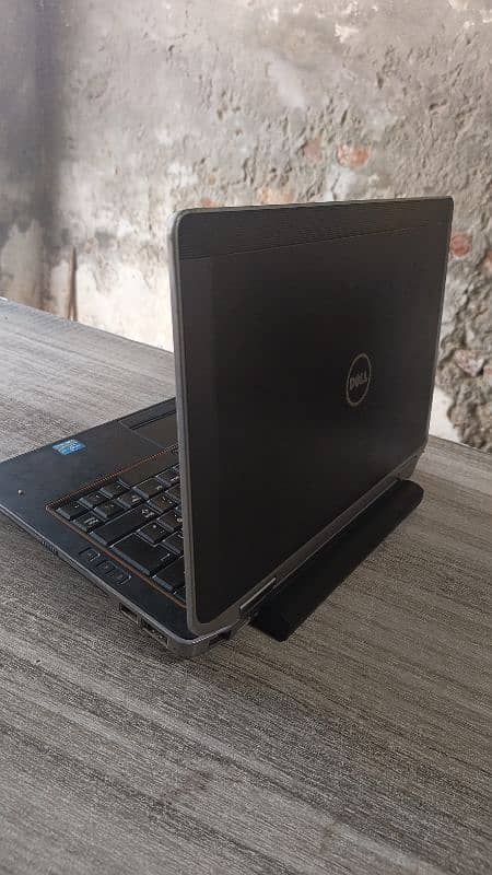 dell laptop i5 2nd gen 8/128ssd+320hhd 1