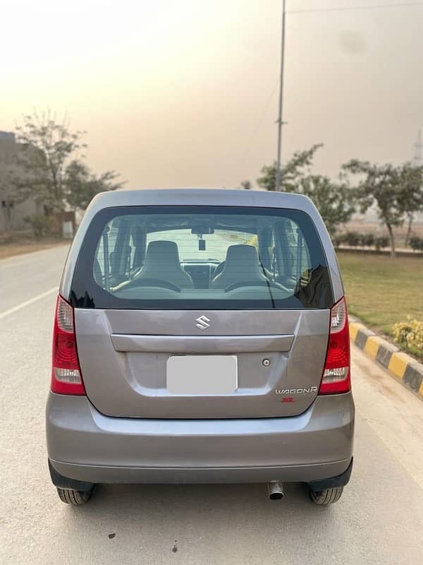 Suzuki Wagon R 2015 3