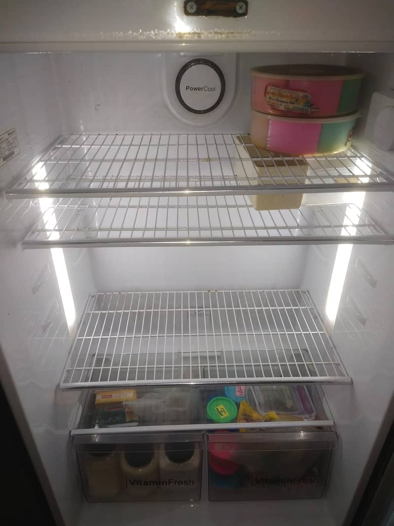 Refrigerator in best condition 1