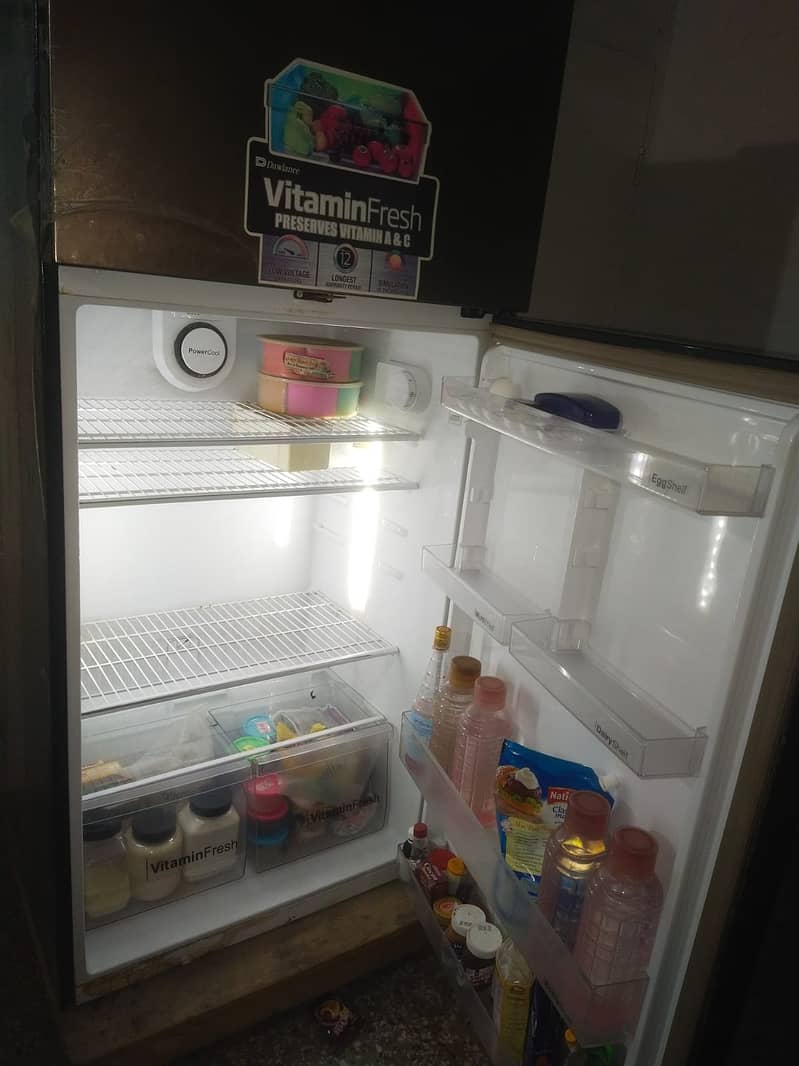 Refrigerator in best condition 3