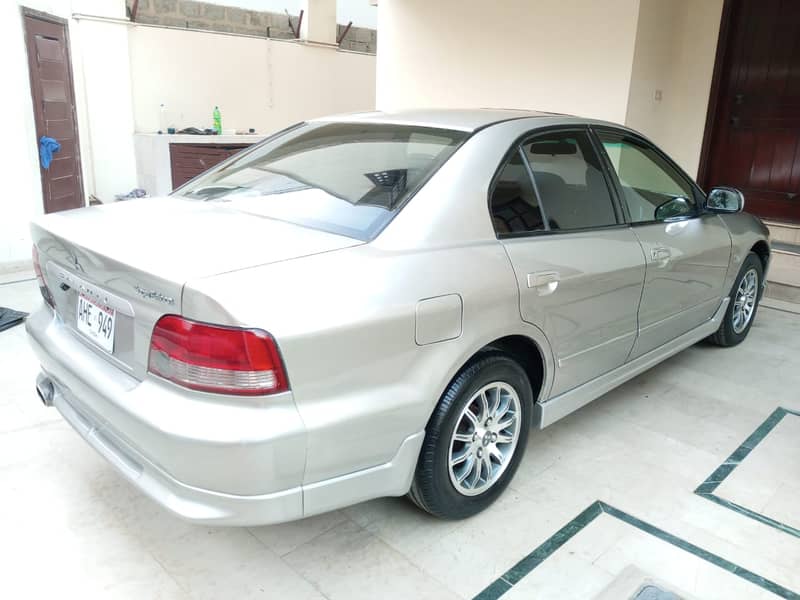 Mitsubishi Galant 2005 Auto/Sunroof Outclass 100% Original in DHA 2