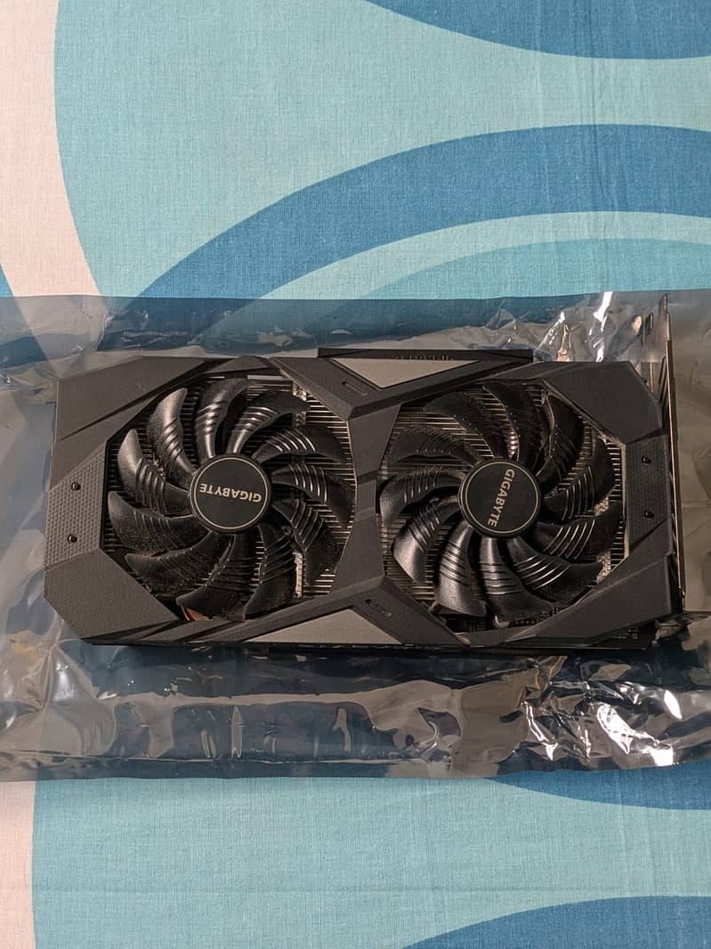 Gigabyte Windforce OC 1650 Super 4GB GPU with Box 3