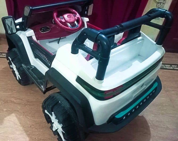 BMW jambo size Kids Jeep car 8motors power doors, remotecontrol, swing 3