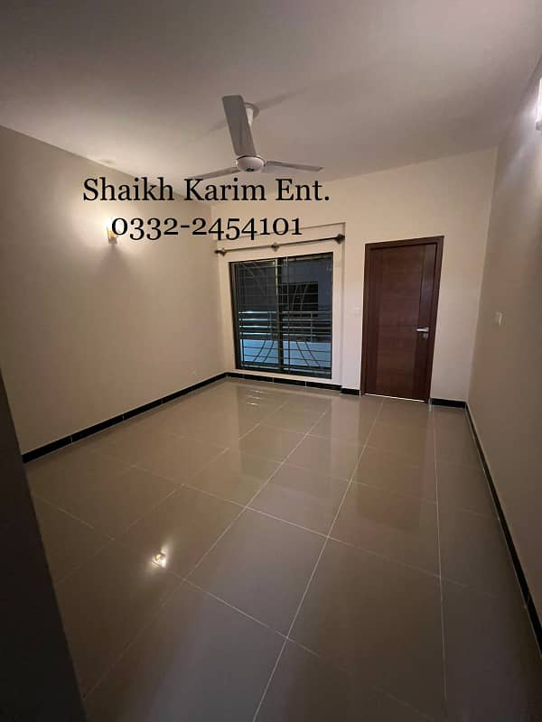 3300 Square Feet Flat In Stunning Askari 5 - Sector J Is Available For sale 8