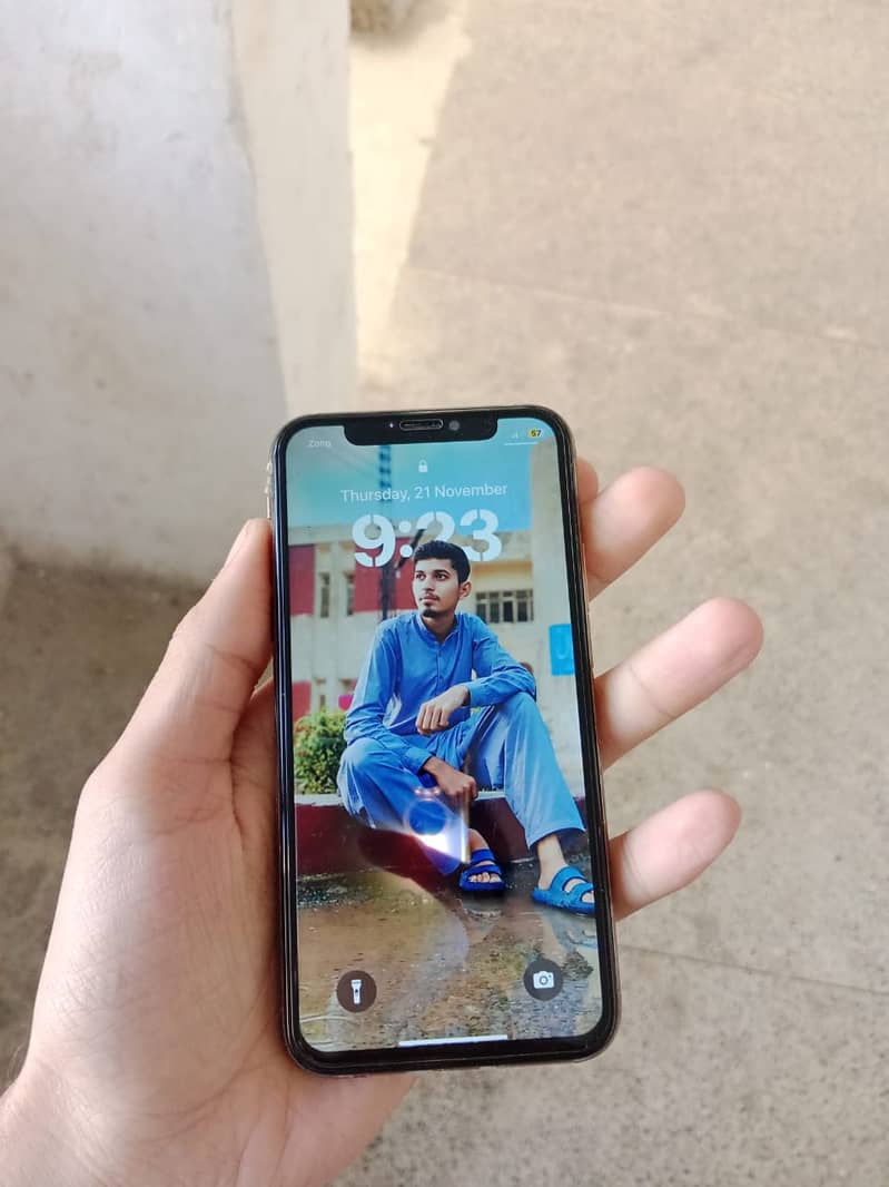 iPhone XS official pta 0