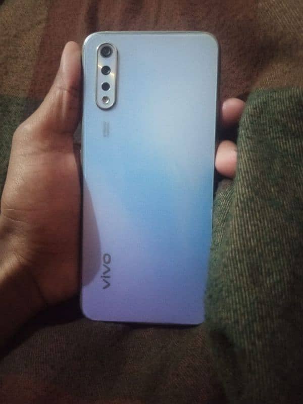 Vivo s1 4/128 1