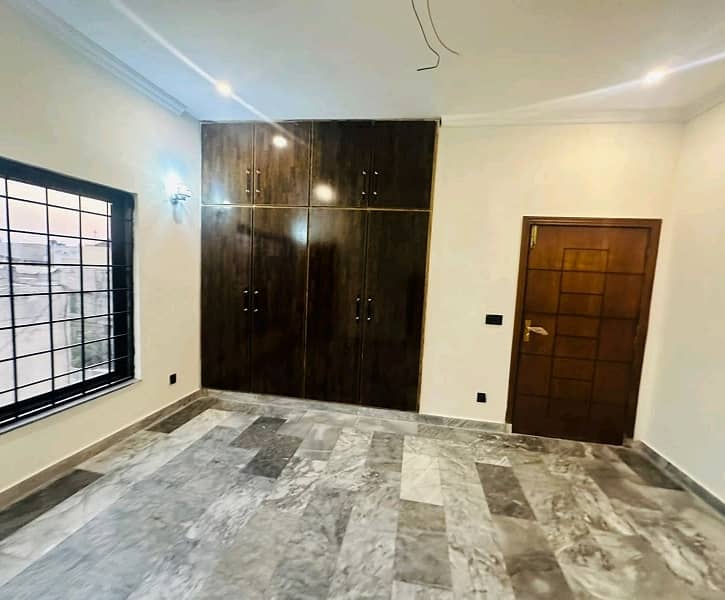 A House Of 5 Marla In Rs. 19500000 7