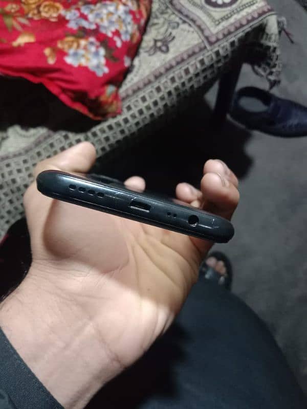 realme C11 0