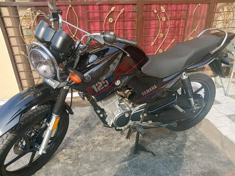 Yamaha YBR g 125 3