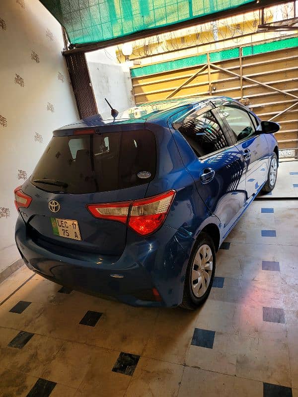 Toyota Vitz 2017 8