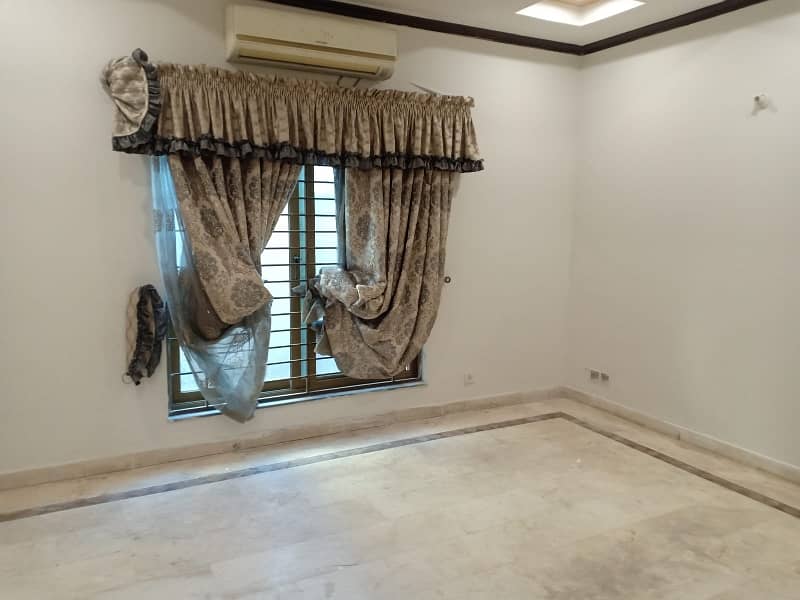 Prime Location House Spread Over 20 Marla In Izmir Town Available 3