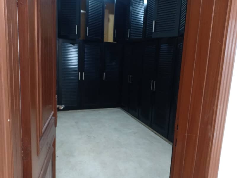 Prime Location House Spread Over 20 Marla In Izmir Town Available 25