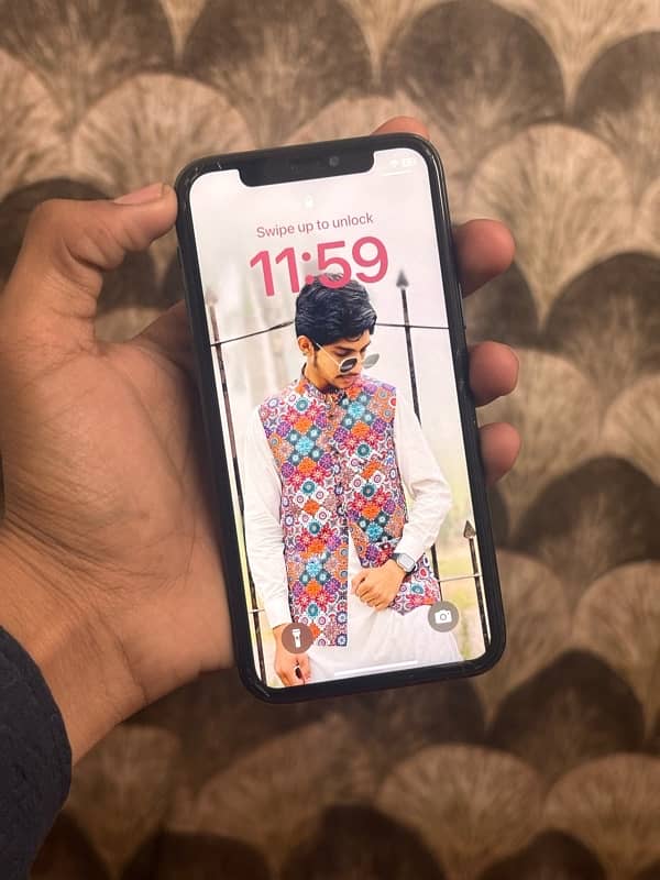 iphone 11 pro with box charger 256 gb 2