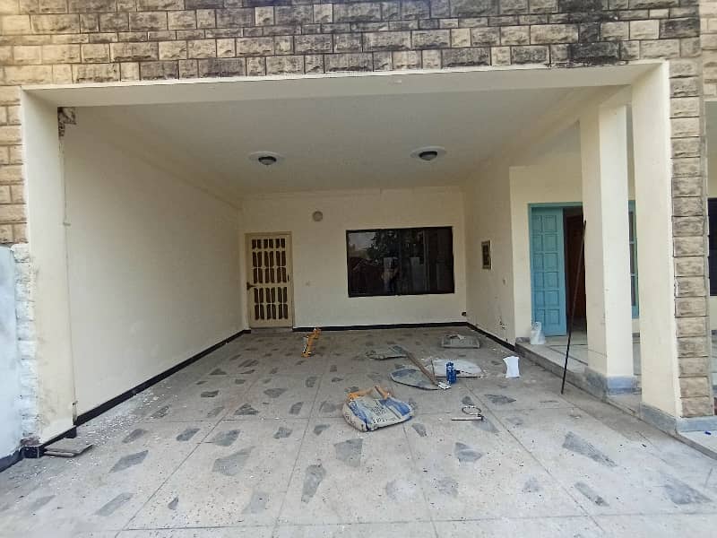 i-8/3.40x80 double storey House available for rent office family guest house purpose available for rent 3