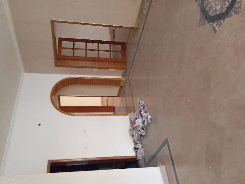 i-8/3.40x80 double storey House available for rent office family guest house purpose available for rent 39