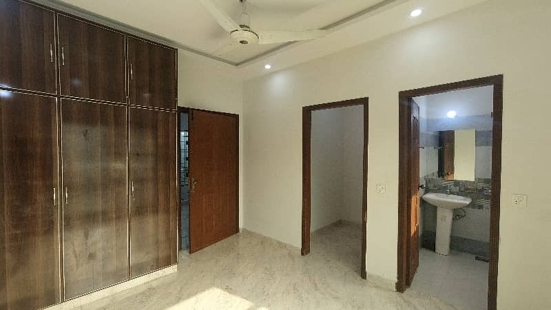 Well-Constructed House Available For Sale In Khuda Buksh Colony 18