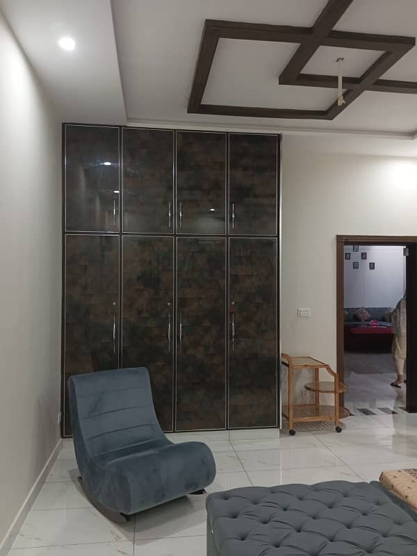 Like New Kanal Upper Portion Available For Small Family 4