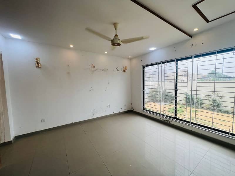 1 Kanal Lower Porshan For Rent in 3