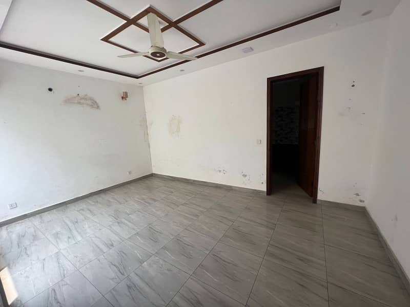 1 Kanal Lower Porshan For Rent in 6