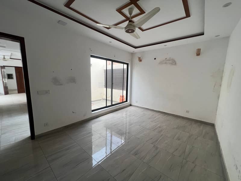 1 Kanal Lower Porshan For Rent in 7