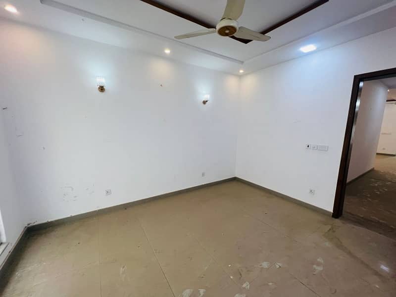 1 Kanal Lower Porshan For Rent in 8