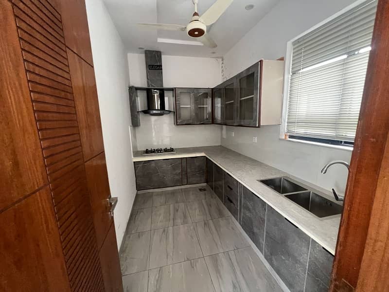 1 Kanal Lower Porshan For Rent in 10