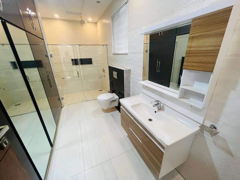 1 Kanal Lower Porshan For Rent in 13