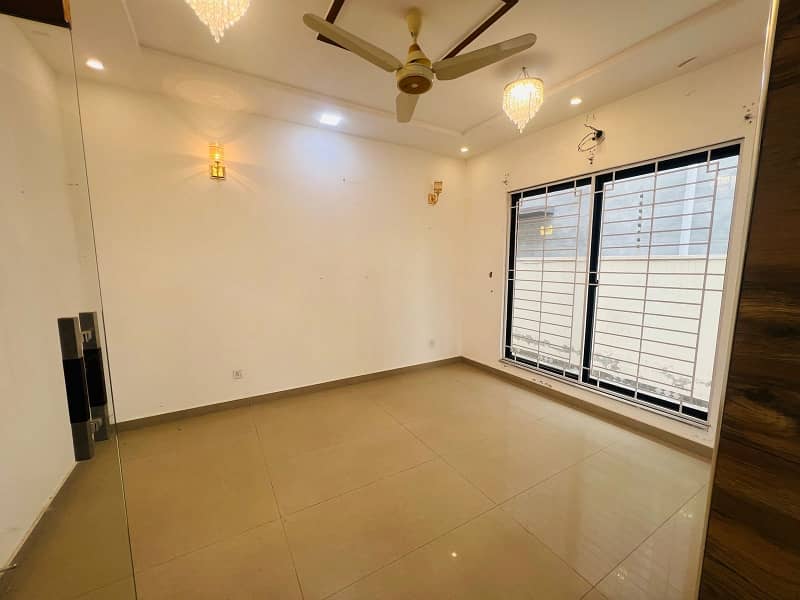 1 Kanal Lower Porshan For Rent in 16